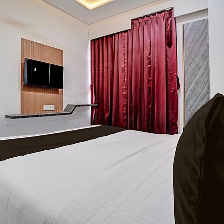 Hotel O Star Galaxy Surat Exterior photo